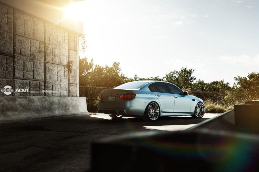 BMW M5 on ADV.1 Wheels (ADV05SMV2CS) 2015 года  (фото 16 из 16)